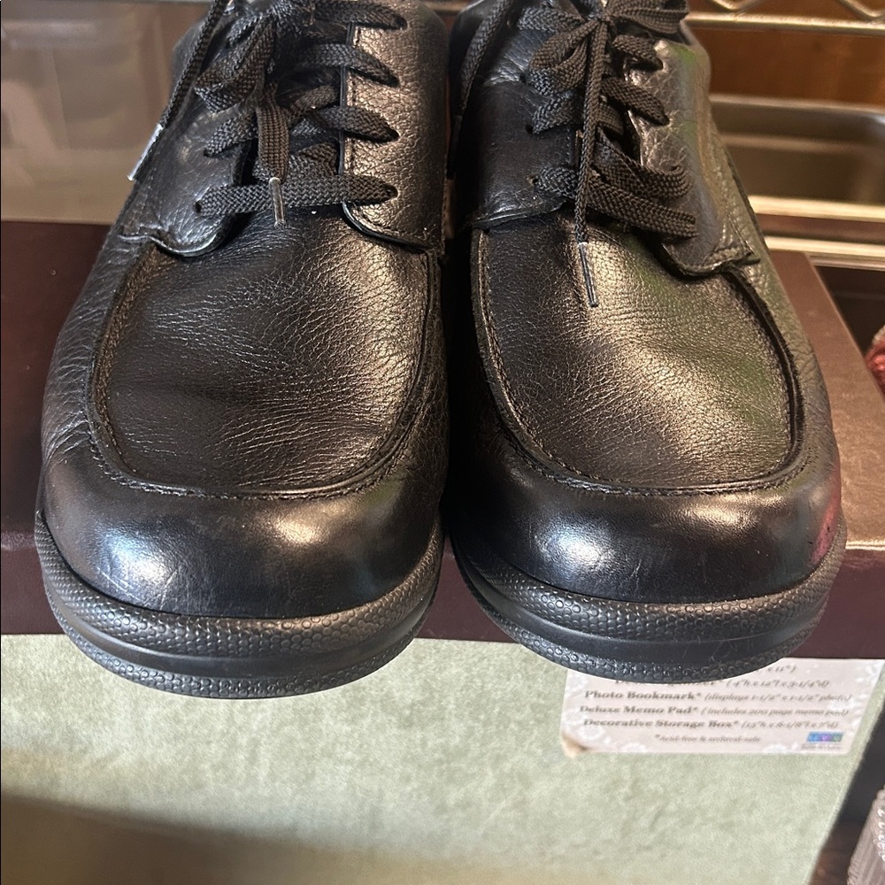 SAS Black Leather Oxfords - Picture 5 of 8